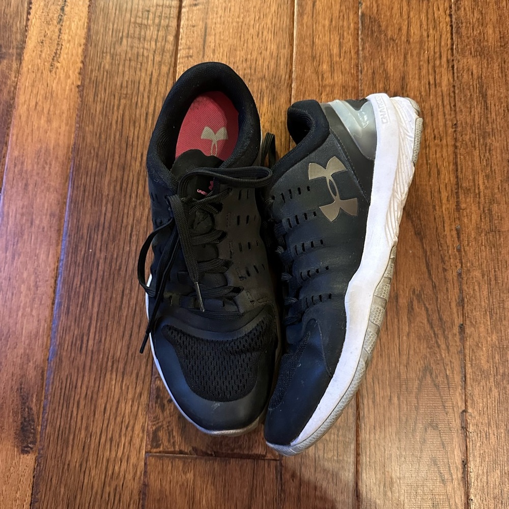 Under Armour Black Tennis Shoes Size 8